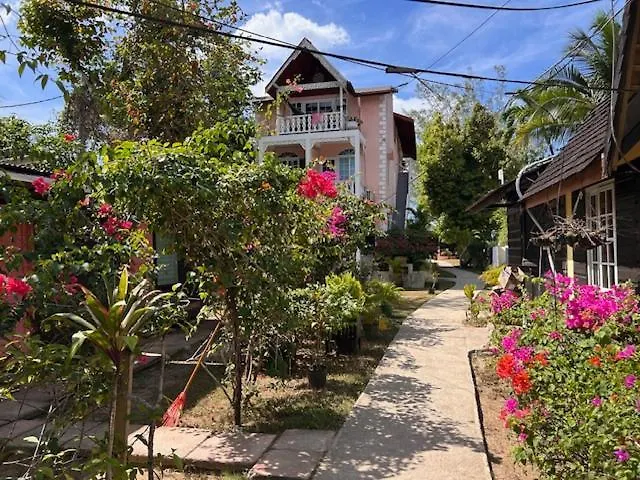 Firefly Beach Cottages Negril