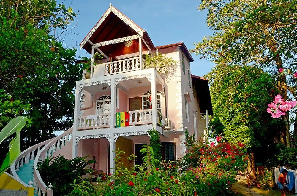 Firefly Beach Cottages Νεγκρίλ
