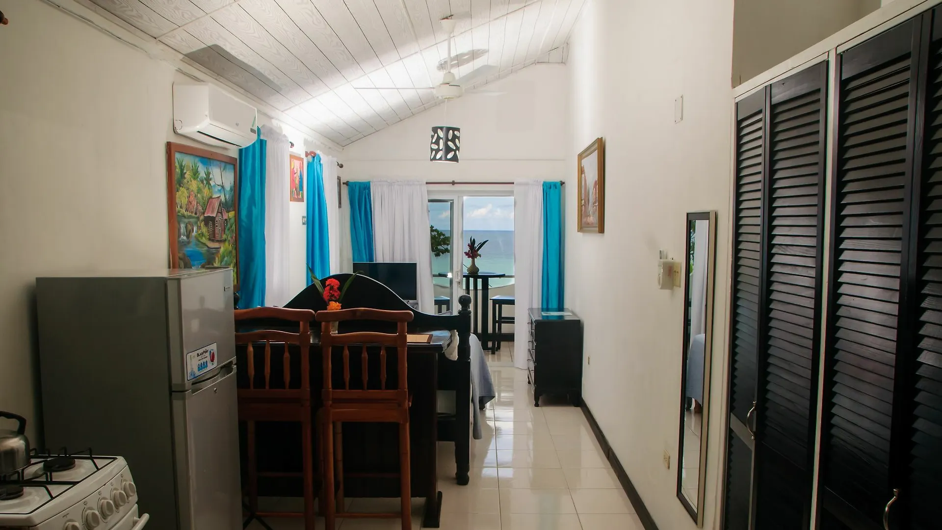 Firefly Beach Cottages Νεγκρίλ