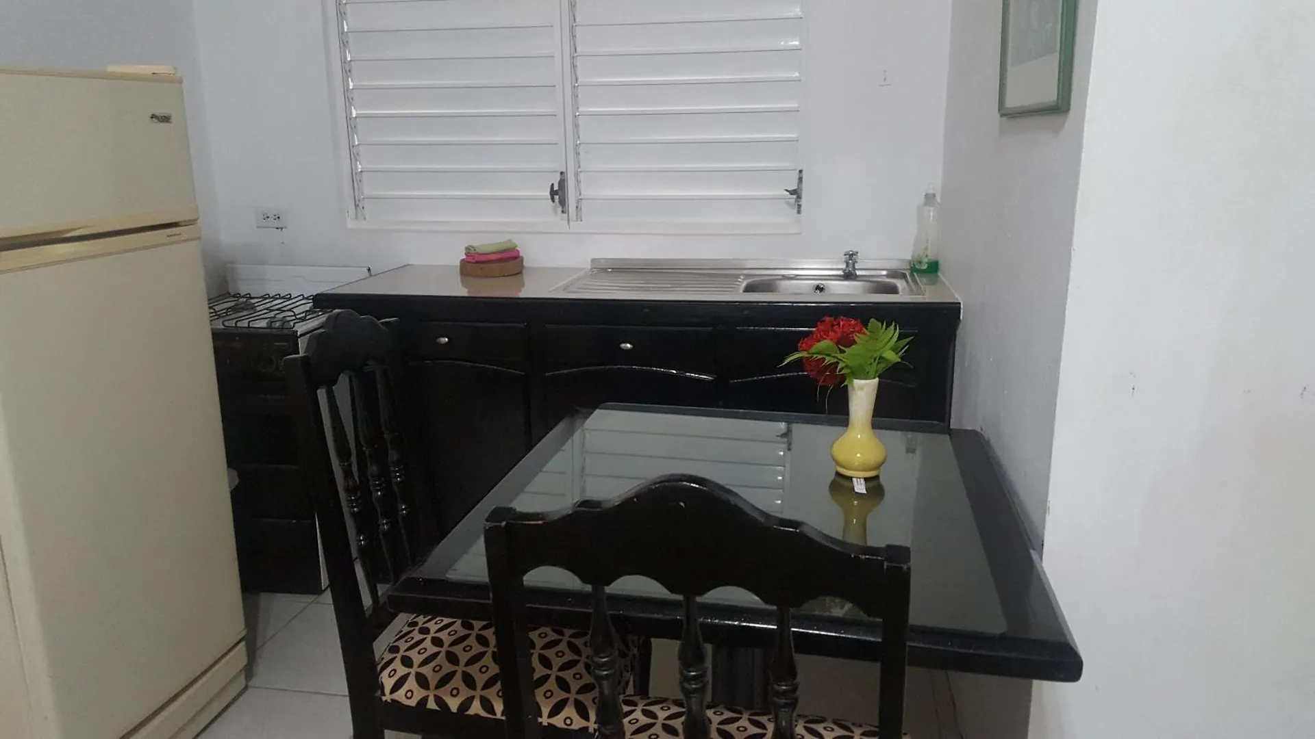 מלון נגריל Firefly Beach Cottages